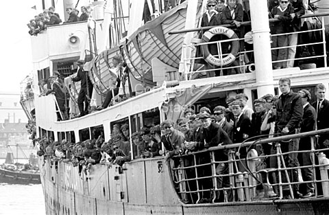 1400 norske rødrusser ankommer til København.
04-06-63.
24x36, jpeg, 300 dpi, size: 1 - 2 MB.
Printsize: 25 cm. sa63112206.jpg